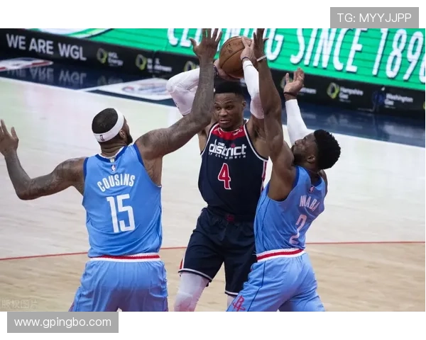 沃克·凯斯勒无球跑位胜库里，拉开空间提升进攻效率