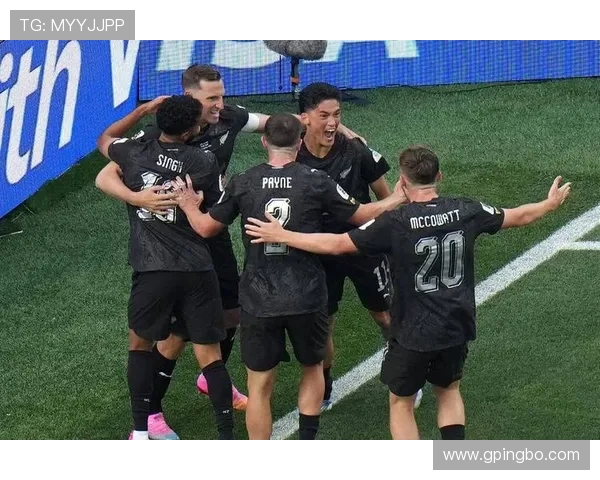 新西兰2-2伊朗后，马克斯·克罗科姆门前表现争议